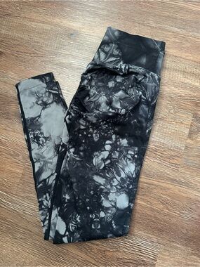 Black & Gray Tie-Dye Womens Scrunch Butt Leggings - High Waisted